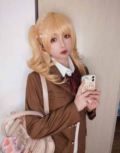 亚洲精品aa_高清版完整版未删减